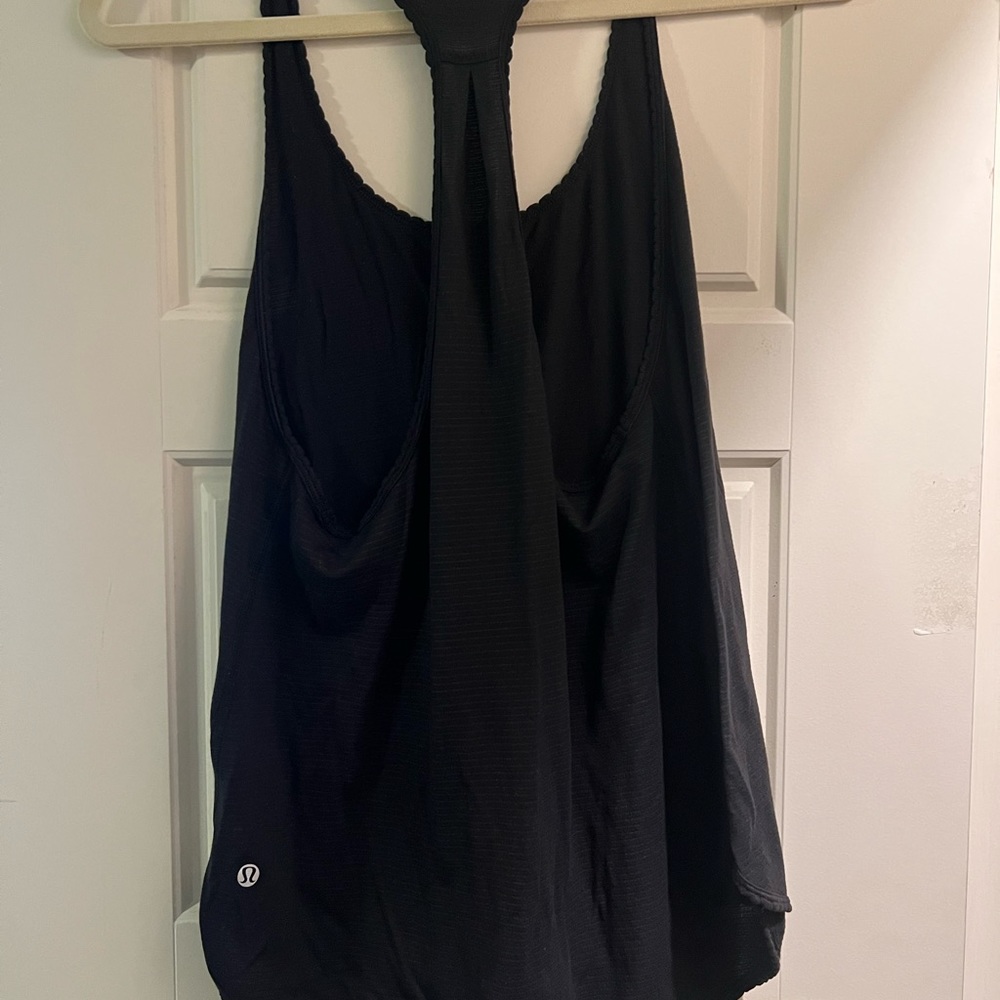 Black lulu tank